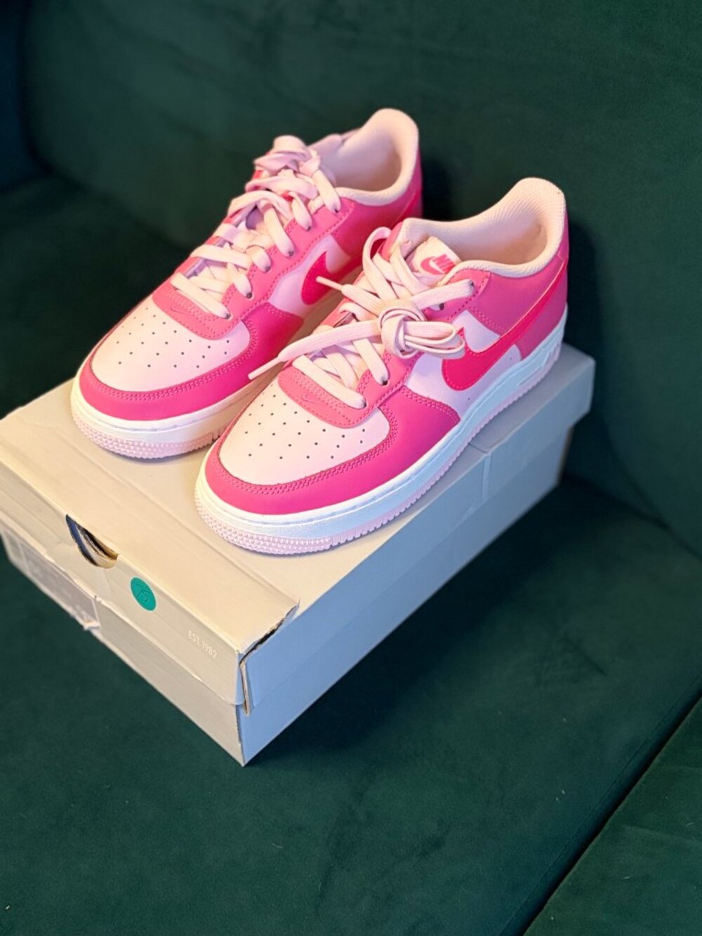 🔥NEW 🔥Nike Air Force 1 Pinksicle Hyper Pink Women's 7 / 5.5Y Brand New in Box